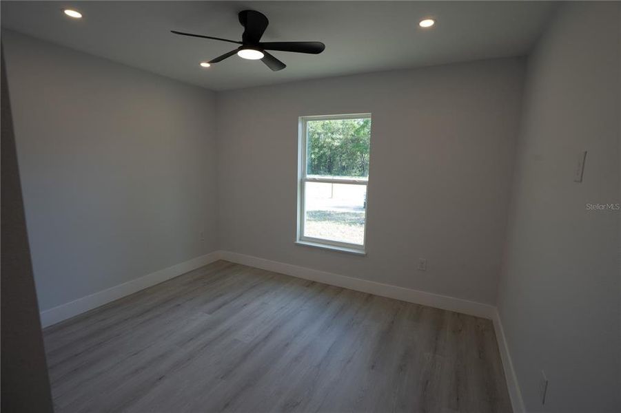 Spacious, unfurnished interior of a new home in , Dunnellon (Image 12).