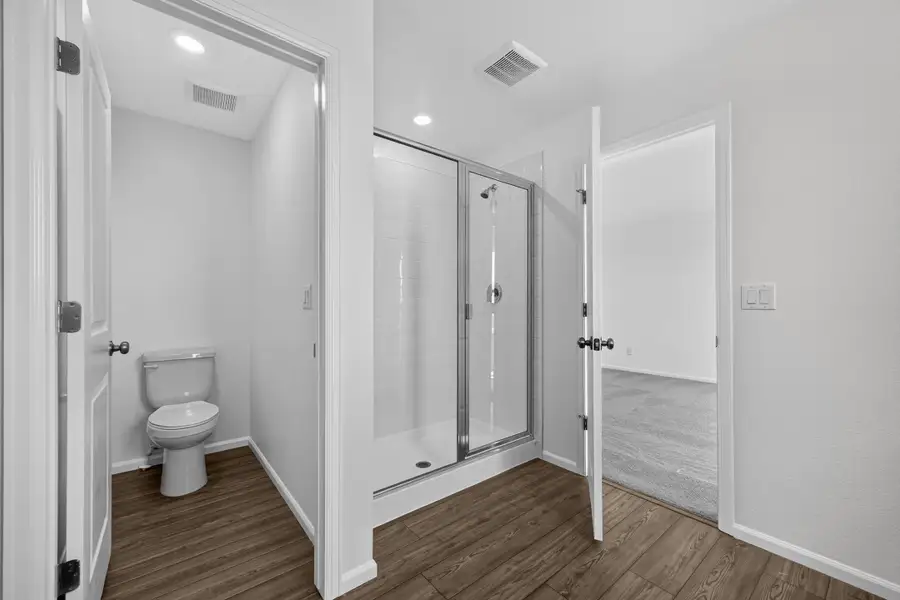 Furnished interior view inside a new home in Lake Bluff, Greeley (Image 9).