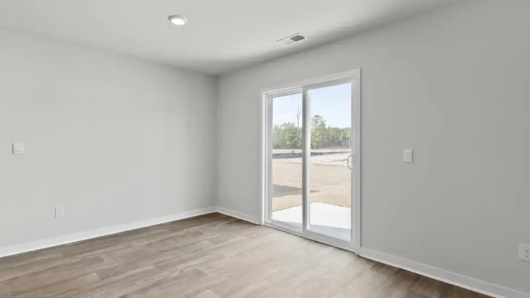 Spacious, unfurnished interior of a new home in Vineyard Trail, Jacksonville (Image 15). Spacious, unfurnished interior of a new home in Vineyard Trail, Jacksonville (Image 15).
