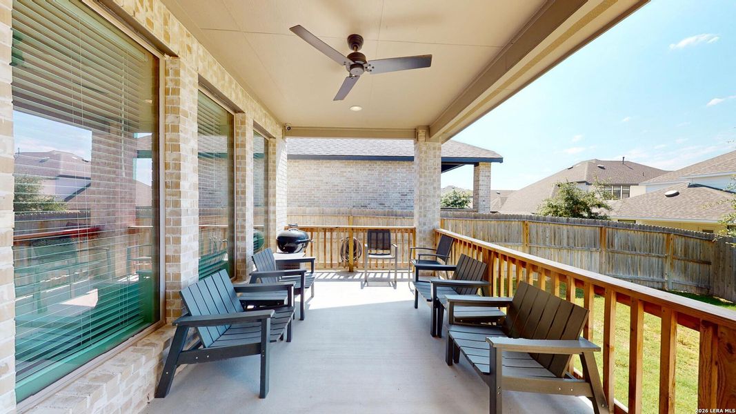 Exterior details and patio area of a home in Bison Ridge, San Antonio (Image 21).
