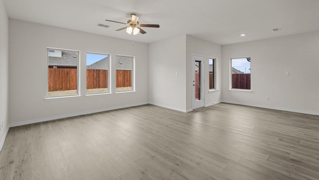 Spacious, unfurnished interior of a new home in Elevon, Lavon (Image 15).