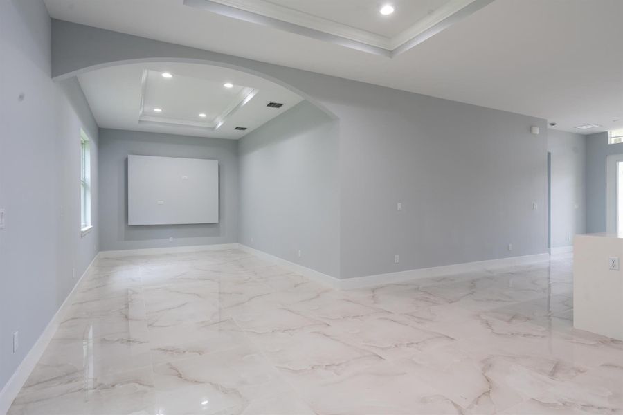 Spacious, unfurnished interior of a new home in , Port St. Lucie (Image 10).