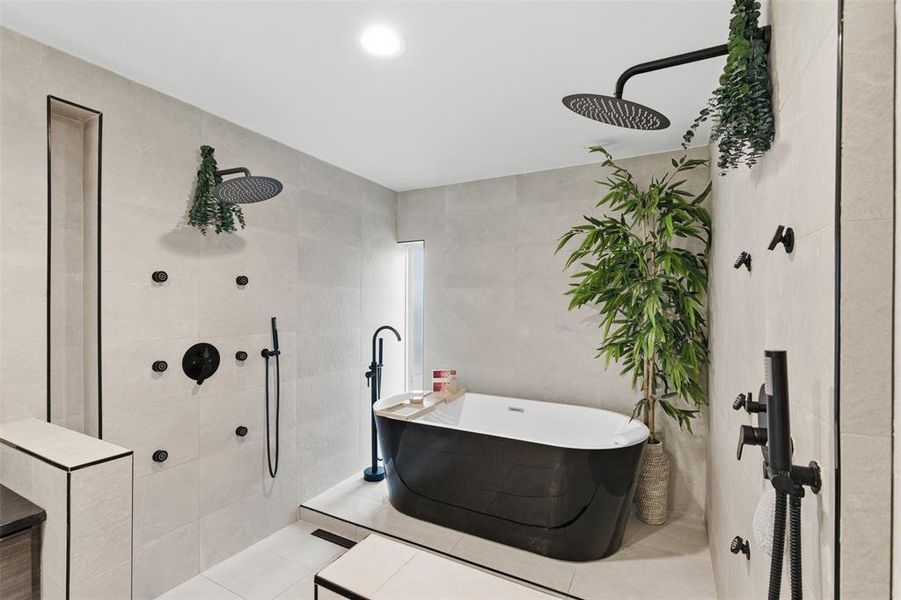 Furnished interior view inside a new home in , Dallas (Image 15).