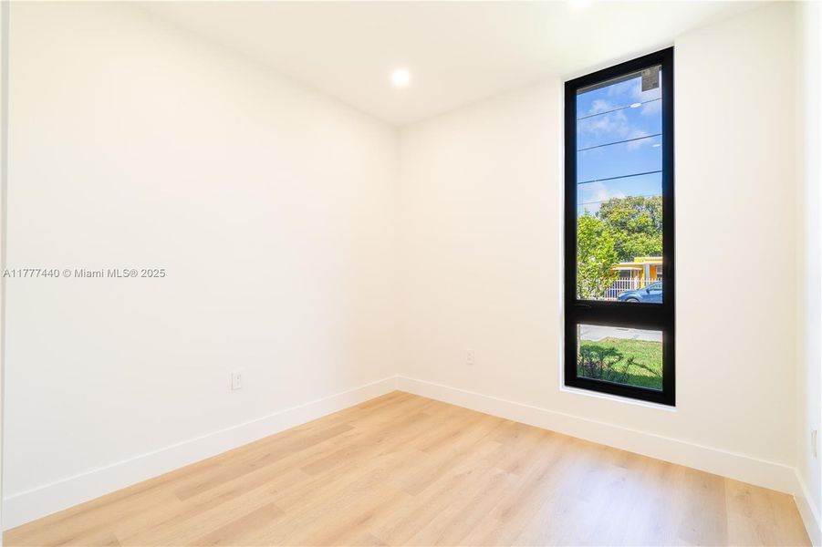 Spacious, unfurnished interior of a new home in , Miami (Image 37).