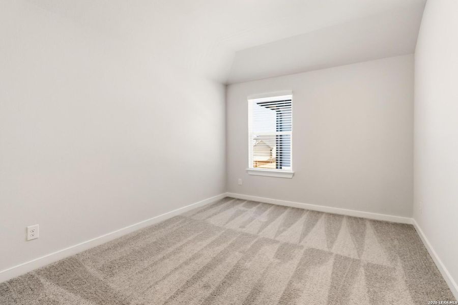 Spacious, unfurnished interior of a new home in Applewhite Meadows, San Antonio (Image 9).