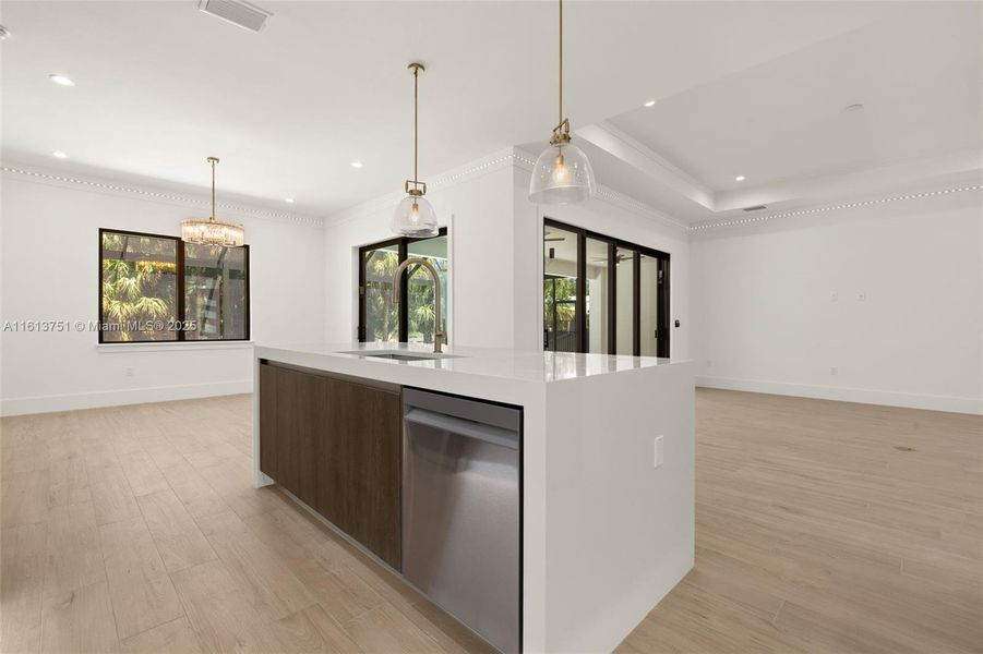 Spacious, unfurnished interior of a new home in , Naples (Image 16).