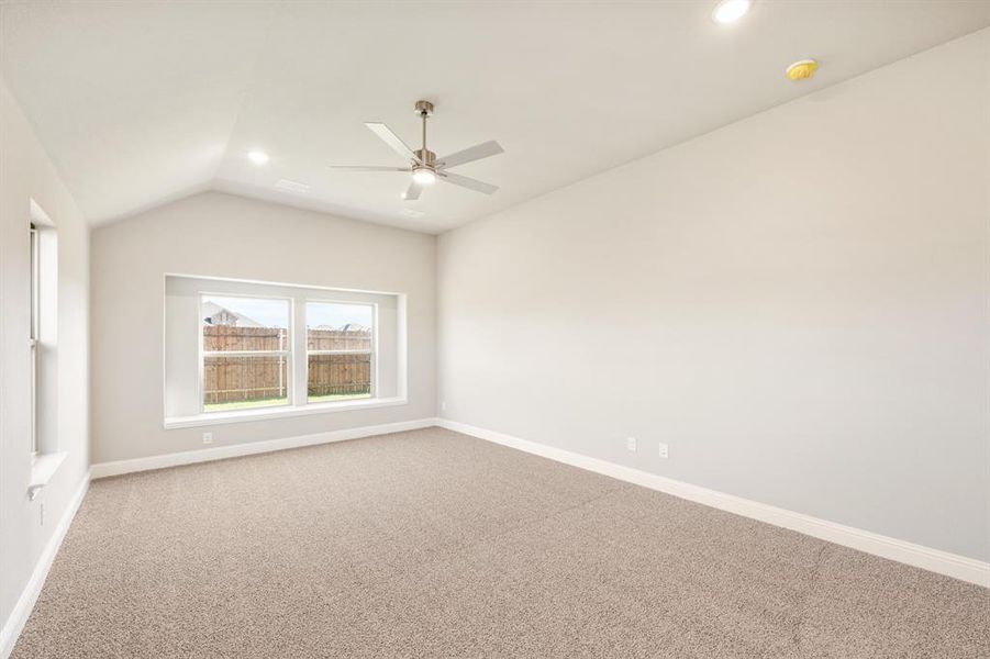 Spacious, unfurnished interior of a new home in Sunset Ridge, Alvarado (Image 30).