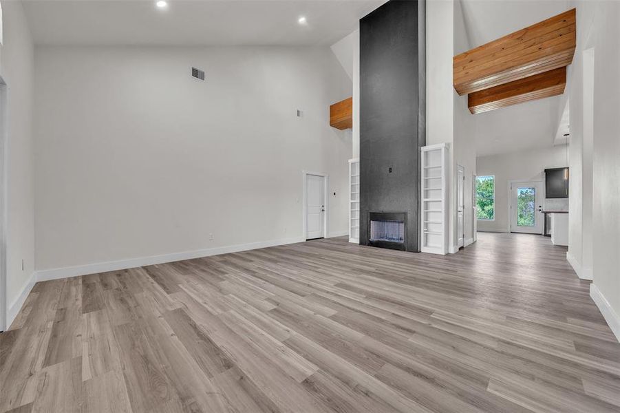 Spacious, unfurnished interior of a new home in , Rio Vista (Image 21).
