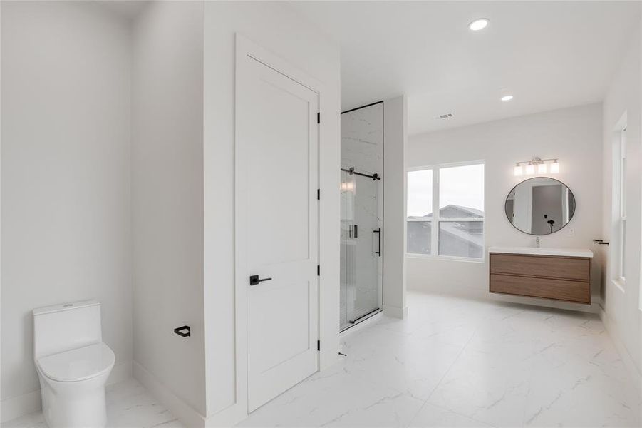 Furnished interior view inside a new home in , Red Oak (Image 15).