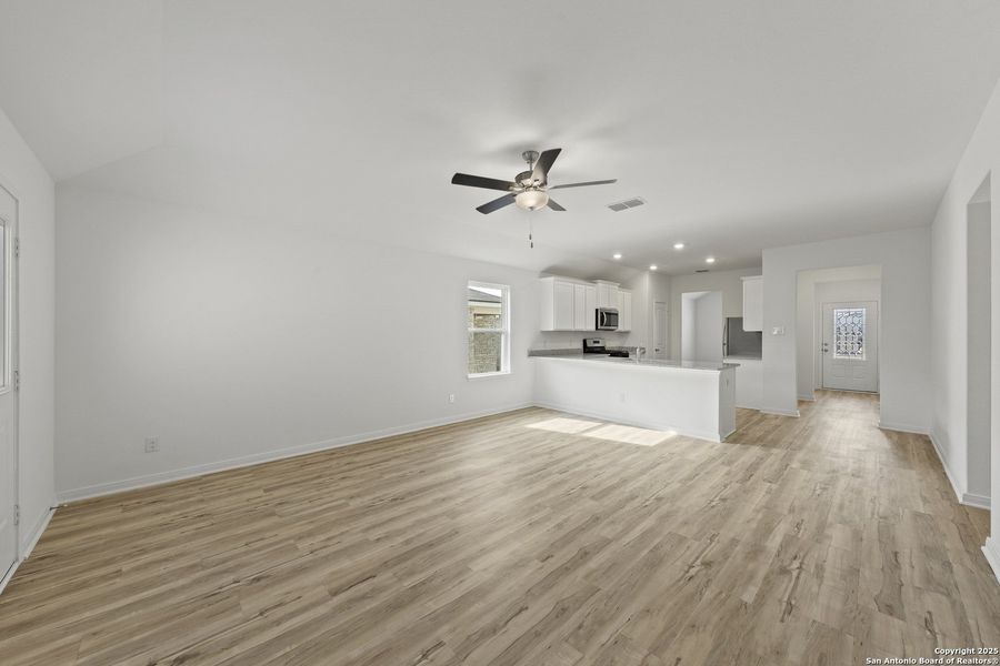 Spacious, unfurnished interior of a new home in Preserve at Medina, Von Ormy (Image 15).