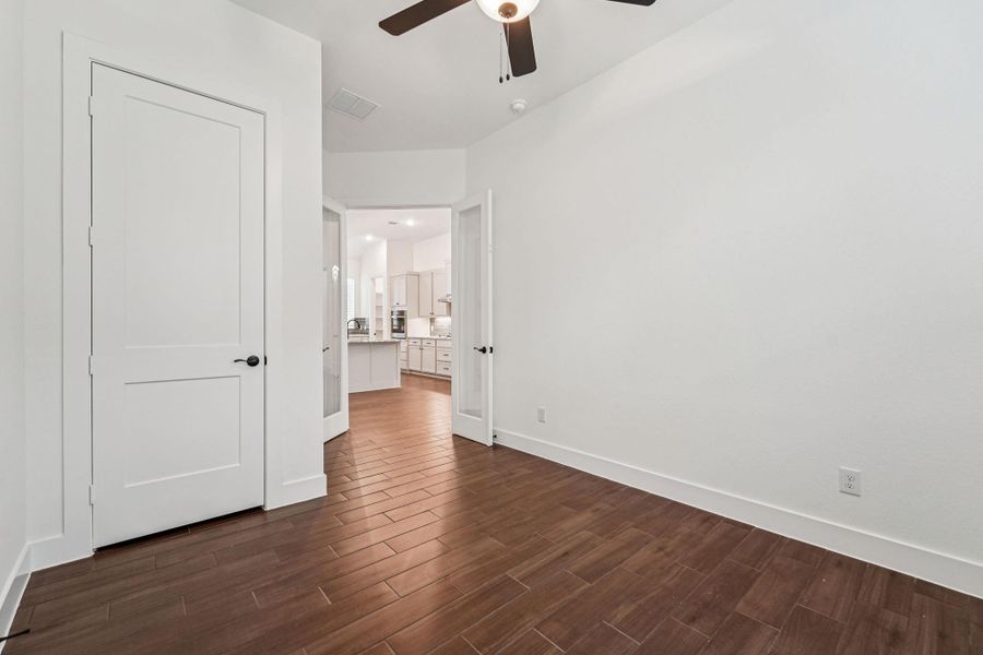 Spacious, unfurnished interior of a new home in Kresston, Montgomery (Image 34).