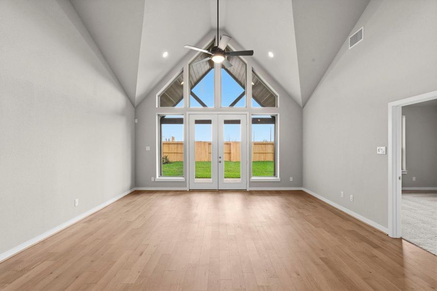 Spacious, unfurnished interior of a new home in Sienna 45', 50', Missouri City (Image 21).