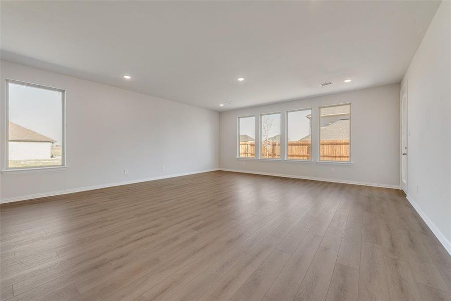 Spacious, unfurnished interior of a new home in Walden Pond, Forney (Image 26).