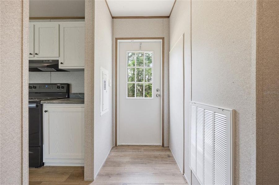 Spacious, unfurnished interior of a new home in , Bronson (Image 25).