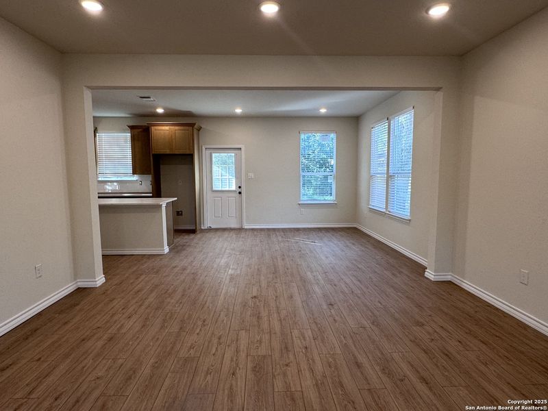 Spacious, unfurnished interior of a new home in , San Antonio (Image 11).