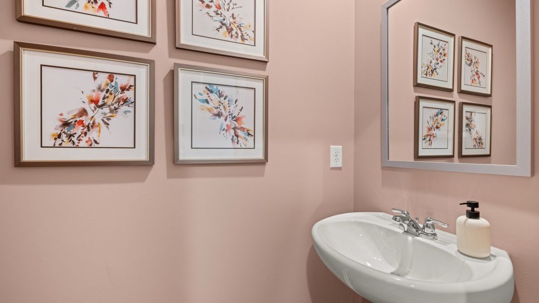 Representative interior finishes for a home built from the Denton TH by D.R. Horton in Brookland Commons, Monroe (Image 19).