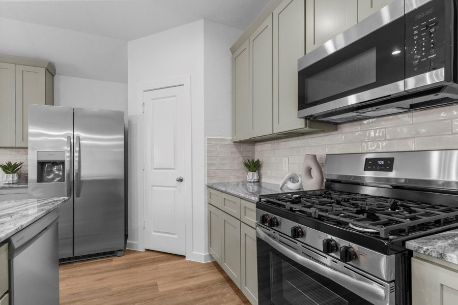 Furnished interior view inside a new home in , Iowa Colony (Image 9).