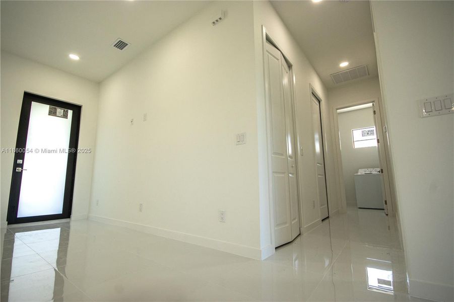 Spacious, unfurnished interior of a new home in , Lehigh Acres (Image 35).