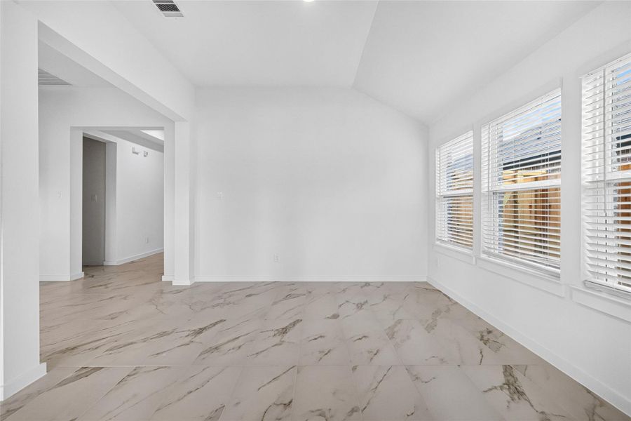 Spacious, unfurnished interior of a new home in Foxtail Palms, Manvel (Image 20).
