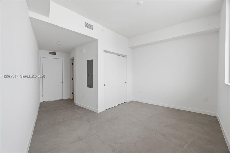 Spacious, unfurnished interior of a new home in , Miami (Image 63).