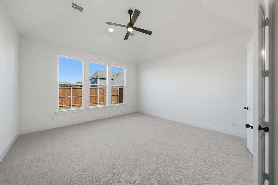Spacious, unfurnished interior of a new home in Custer Ridge Estates, Allen (Image 28).