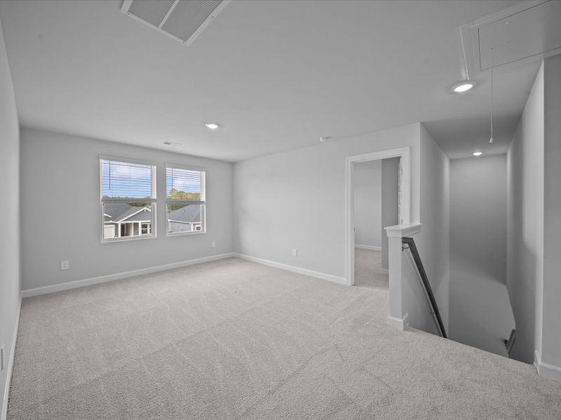 Spacious, unfurnished interior of a new home in Vickery Station, Woodruff (Image 14).