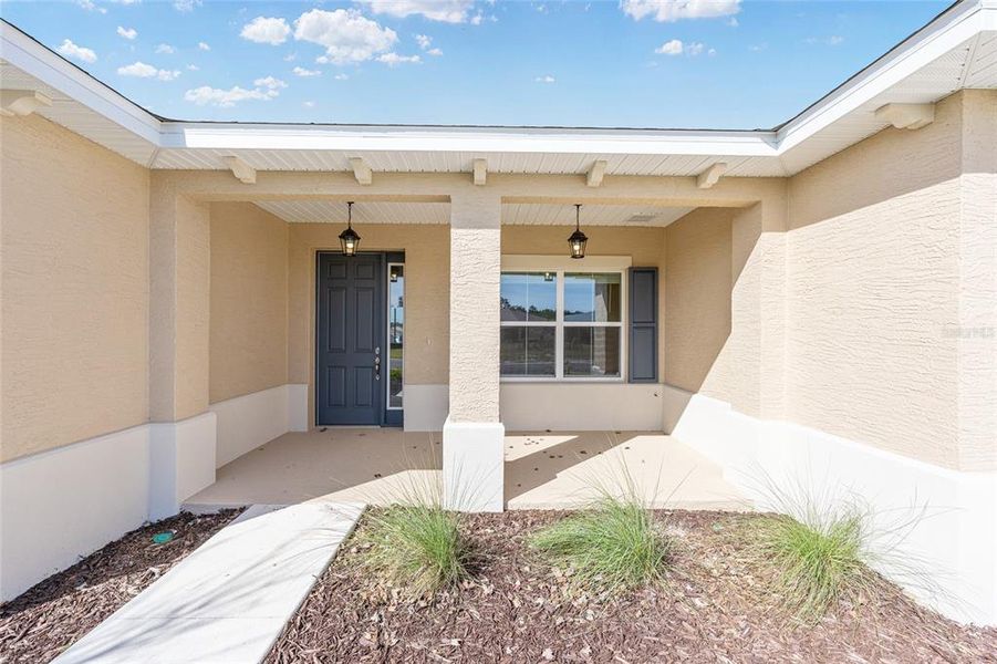 Exterior details and patio area of a home in , Ocala (Image 3).