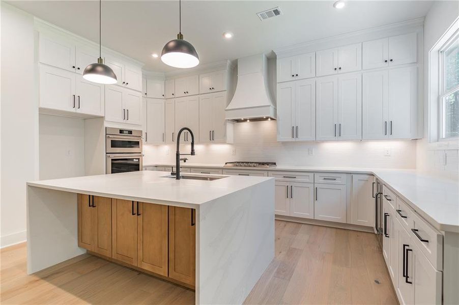Furnished interior view inside a new home in , Gainesville (Image 7).