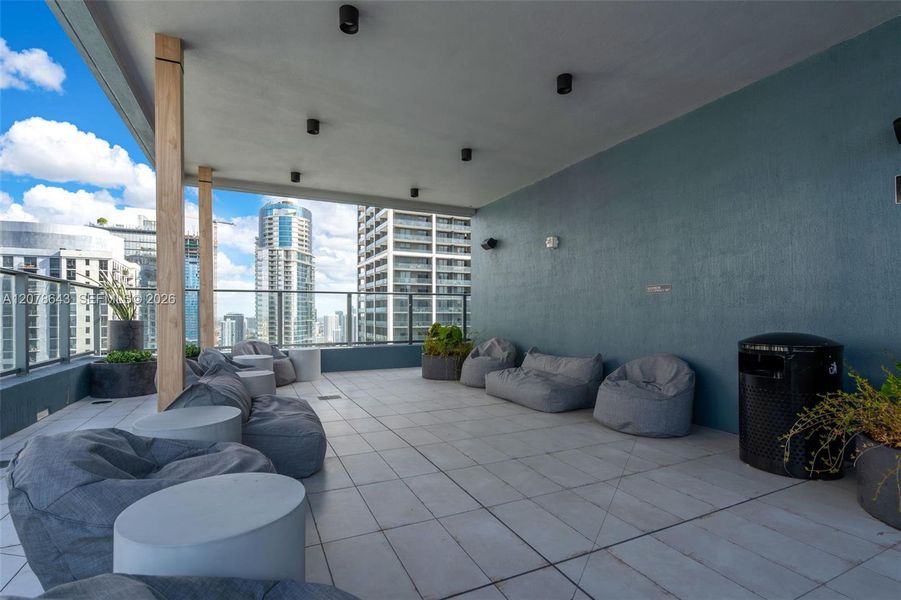 Condo located in Miami, FL showcasing its design and architecture (Image 26).