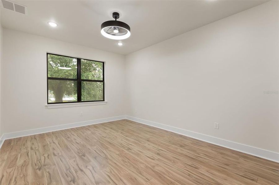 Spacious, unfurnished interior of a new home in , Orlando (Image 23).