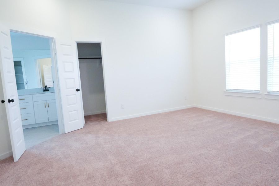 Spacious, unfurnished interior of a new home in Foxtail Palms, Manvel (Image 34).