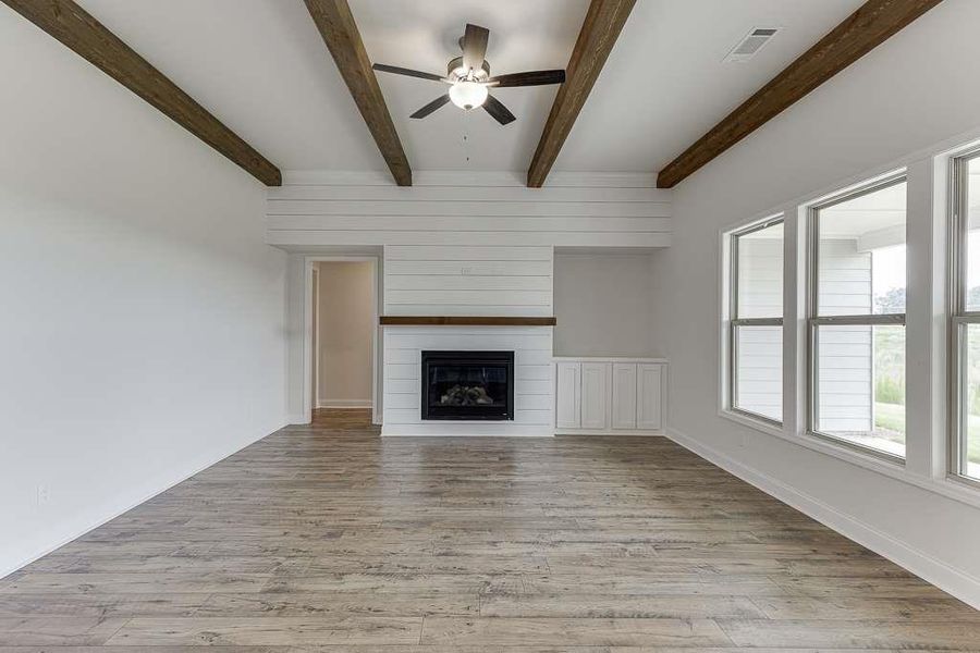 Spacious, unfurnished interior of a new home in , Jefferson (Image 41).