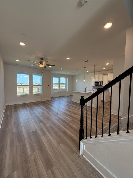 Spacious, unfurnished interior of a new home in Avery Centre, Round Rock (Image 13).