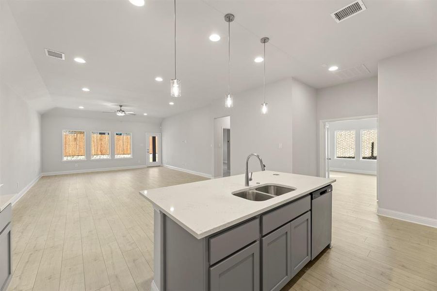 11. 2907 Hanscom - Kitchen (2)