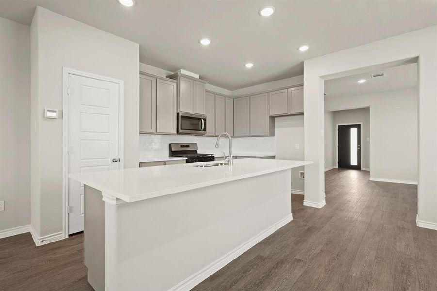Furnished interior view inside a new home in Rocky Creek Crossing, Fort Worth (Image 5). Furnished interior view inside a new home in Rocky Creek Crossing, Fort Worth (Image 5).
