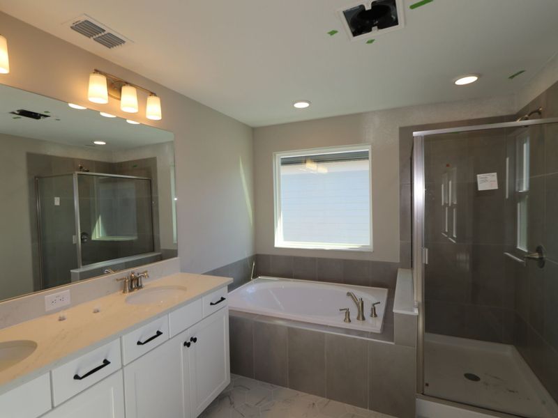 Owner's Bathroom Owner's Bathroom