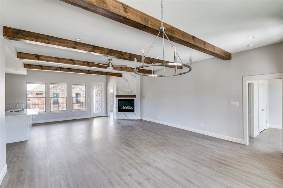 Transition smoothly from one area to another with this functional floorplan. Transition smoothly from one area to another with this functional floorplan.