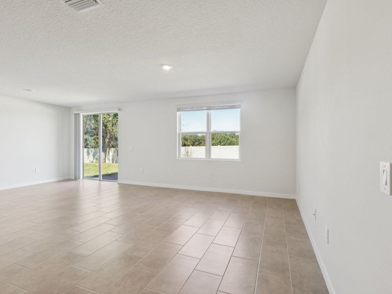 Spacious, unfurnished interior of a new home in The Meadow at Crossprairie, St. Cloud (Image 7).