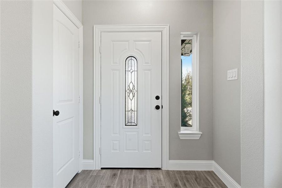 Spacious, unfurnished interior of a new home in , Tom Bean (Image 20).