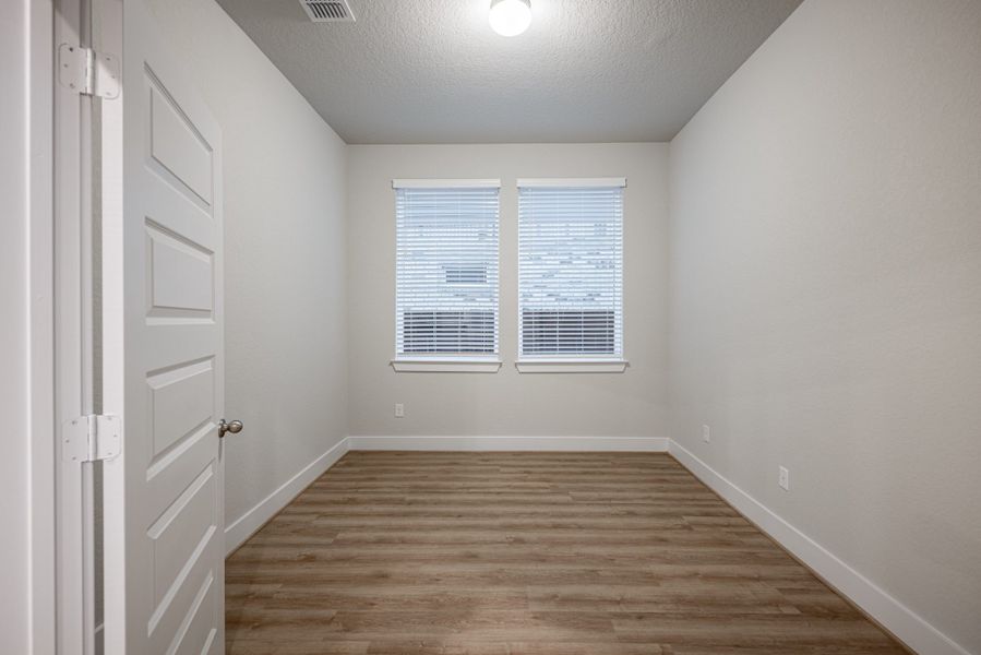 Spacious, unfurnished interior of a new home in Stillwater Ranch, San Antonio (Image 21). Spacious, unfurnished interior of a new home in Stillwater Ranch, San Antonio (Image 21).