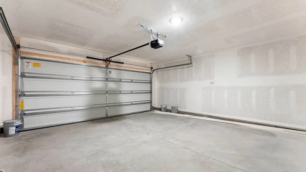 Spacious, unfurnished interior of a new home in Titus Park, Panama City (Image 36). Spacious, unfurnished interior of a new home in Titus Park, Panama City (Image 36).