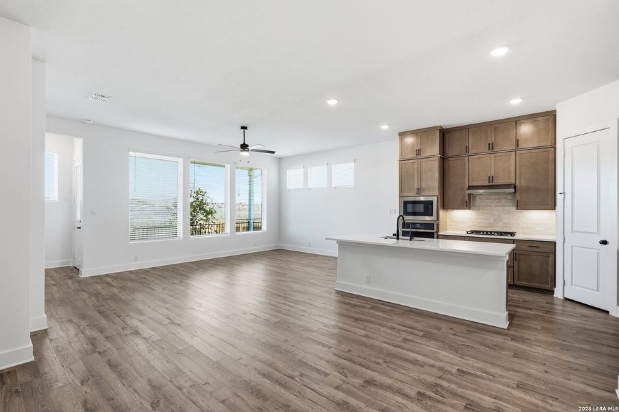 Image 38 of a home in Prominence.