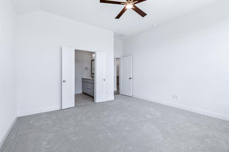 Spacious, unfurnished interior of a new home in University Park at Northpointe, Denton (Image 21).