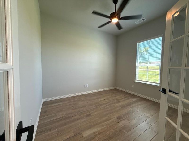 Spacious, unfurnished interior of a new home in Oak Grove Addition, Springtown (Image 25).
