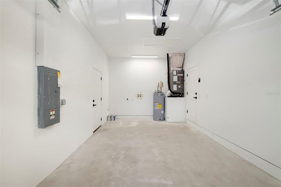 Spacious, unfurnished interior of a new home in , Bradenton (Image 23). Spacious, unfurnished interior of a new home in , Bradenton (Image 23).