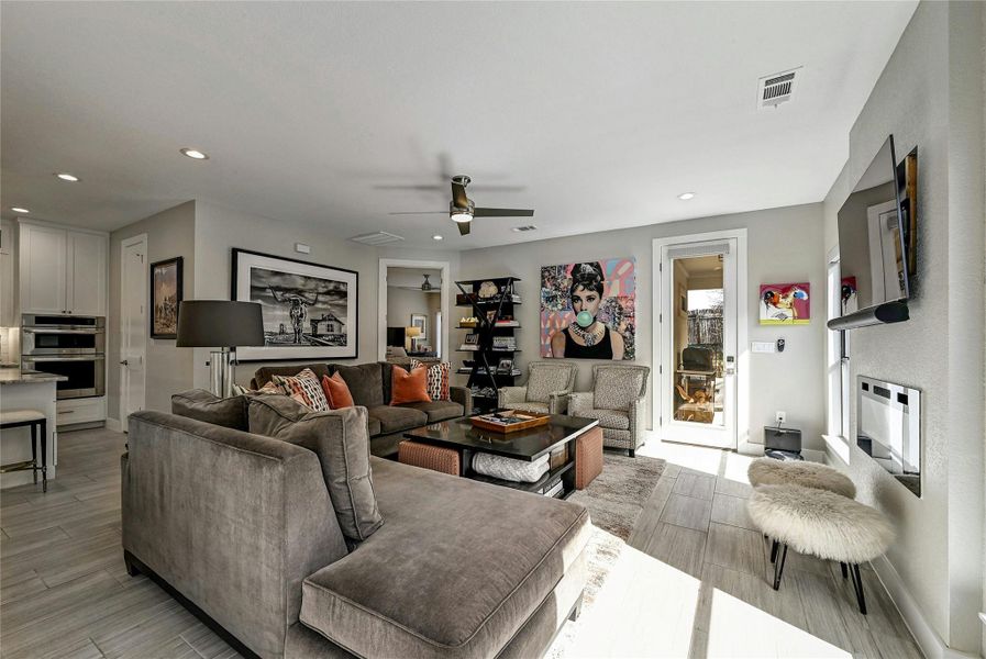 Furnished interior view inside a new home in , Horseshoe Bay (Image 9).