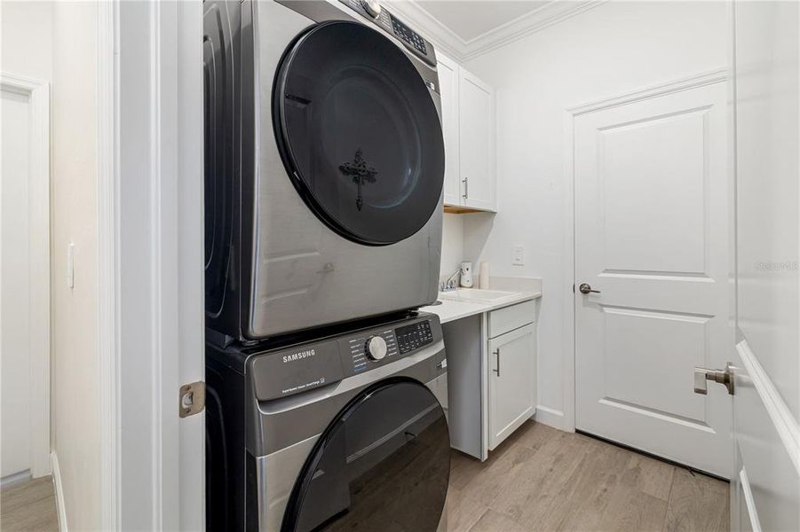 Furnished interior view inside a new home in , Bradenton (Image 33).