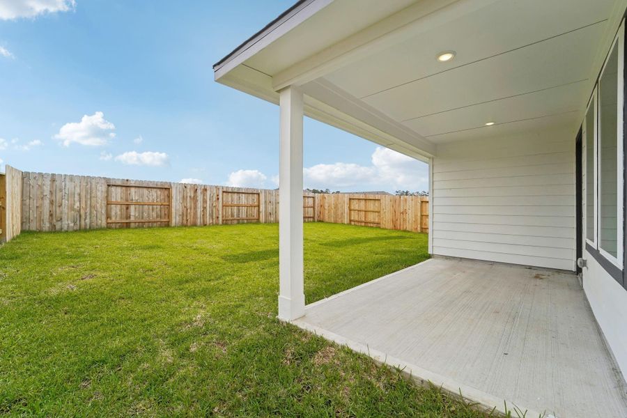 Photo is not of the actual home, but is an inspirational photo of builder’s model home and may depict options, furnishings, and/or decorator features that are not included Photo is not of the actual home, but is an inspirational photo of builder’s model home and may depict options, furnishings, and/or decorator features that are not included