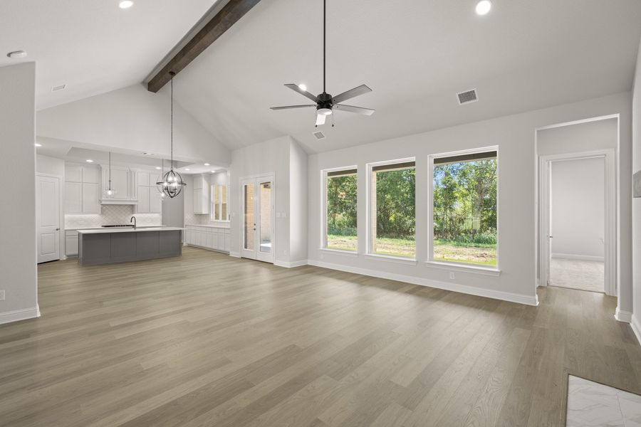 Spacious, unfurnished interior of a new home in Waterfall Ranch, Waxahachie (Image 23).