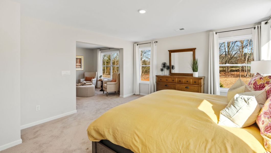 Furnished interior view inside a new home in Campbell Ridge, Piedmont (Image 33).